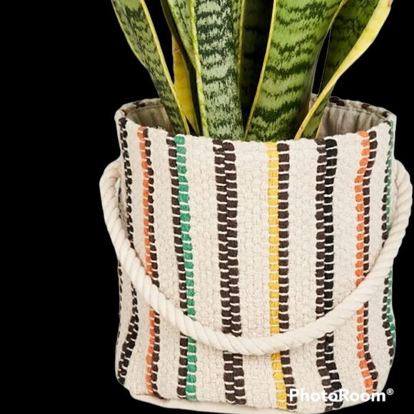 Adorable Felicity Weave Boho planter - Picture 1 of 2
